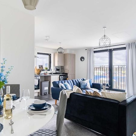 Modern Apartments With Free Parking Near Heathrow Colnbrook Εξωτερικό φωτογραφία