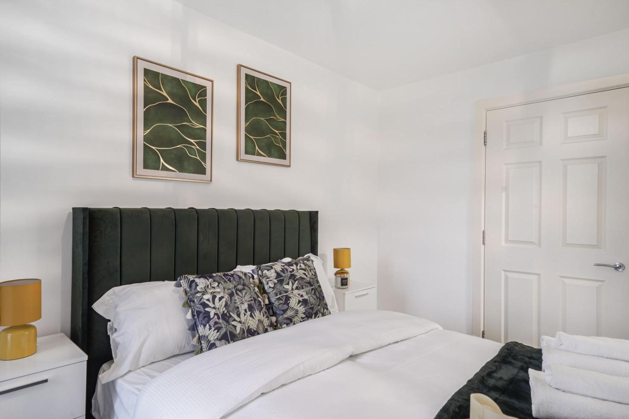 Modern Apartments With Free Parking Near Heathrow Colnbrook Εξωτερικό φωτογραφία
