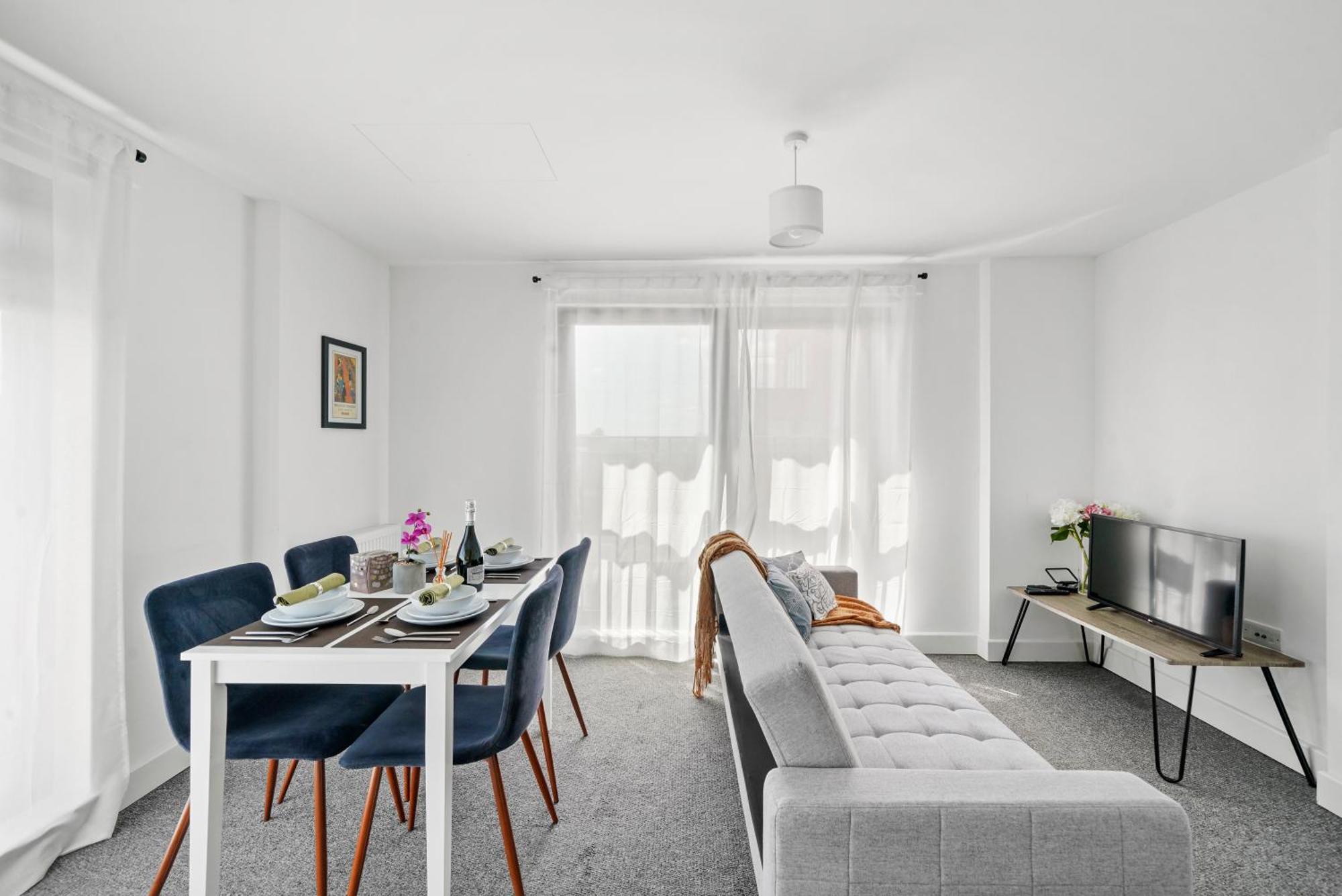Modern Apartments With Free Parking Near Heathrow Colnbrook Εξωτερικό φωτογραφία
