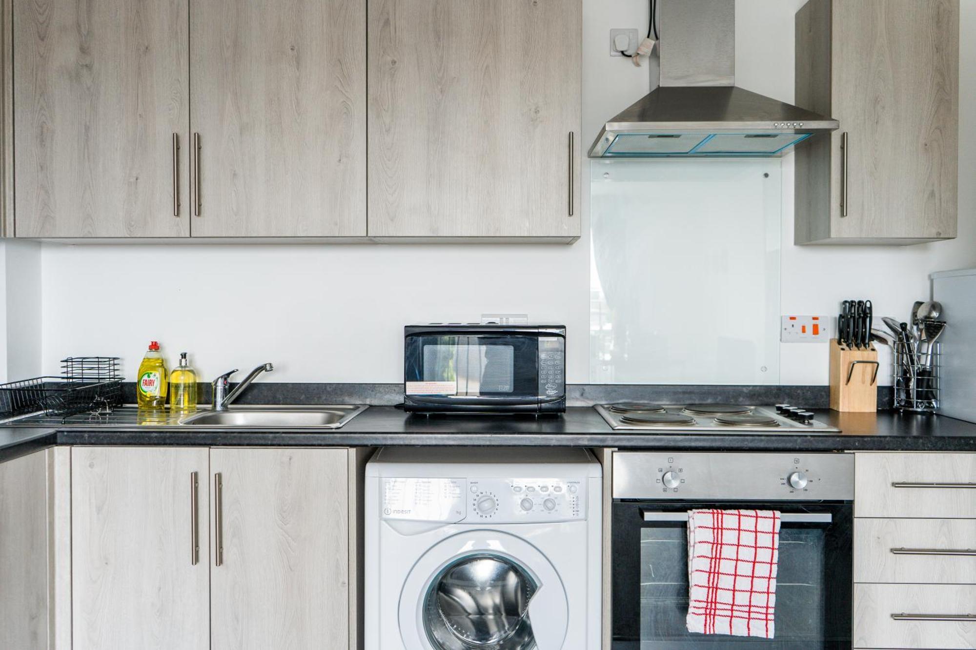 Modern Apartments With Free Parking Near Heathrow Colnbrook Εξωτερικό φωτογραφία