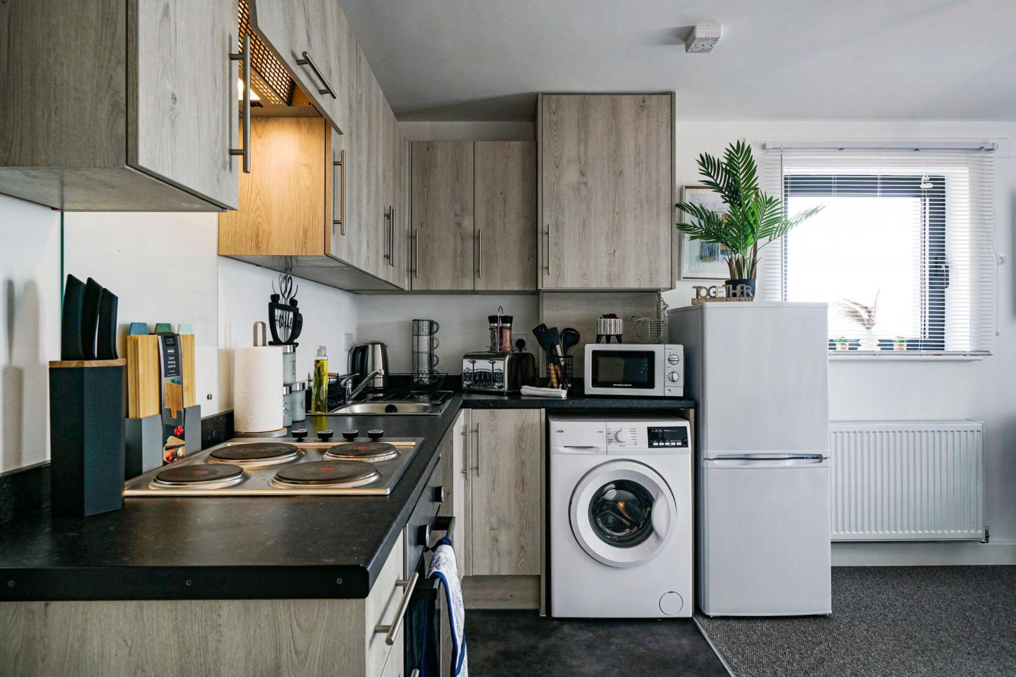 Modern Apartments With Free Parking Near Heathrow Colnbrook Εξωτερικό φωτογραφία