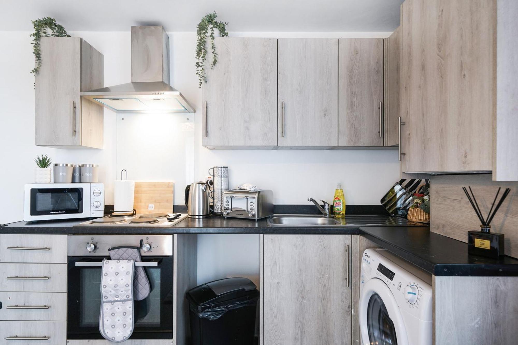 Modern Apartments With Free Parking Near Heathrow Colnbrook Εξωτερικό φωτογραφία