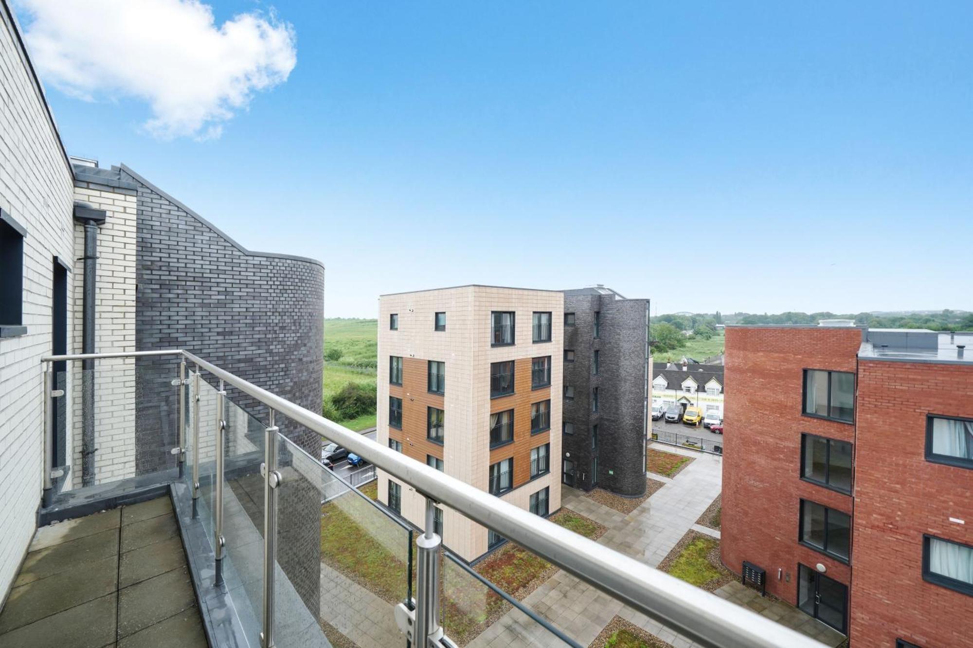 Modern Apartments With Free Parking Near Heathrow Colnbrook Εξωτερικό φωτογραφία