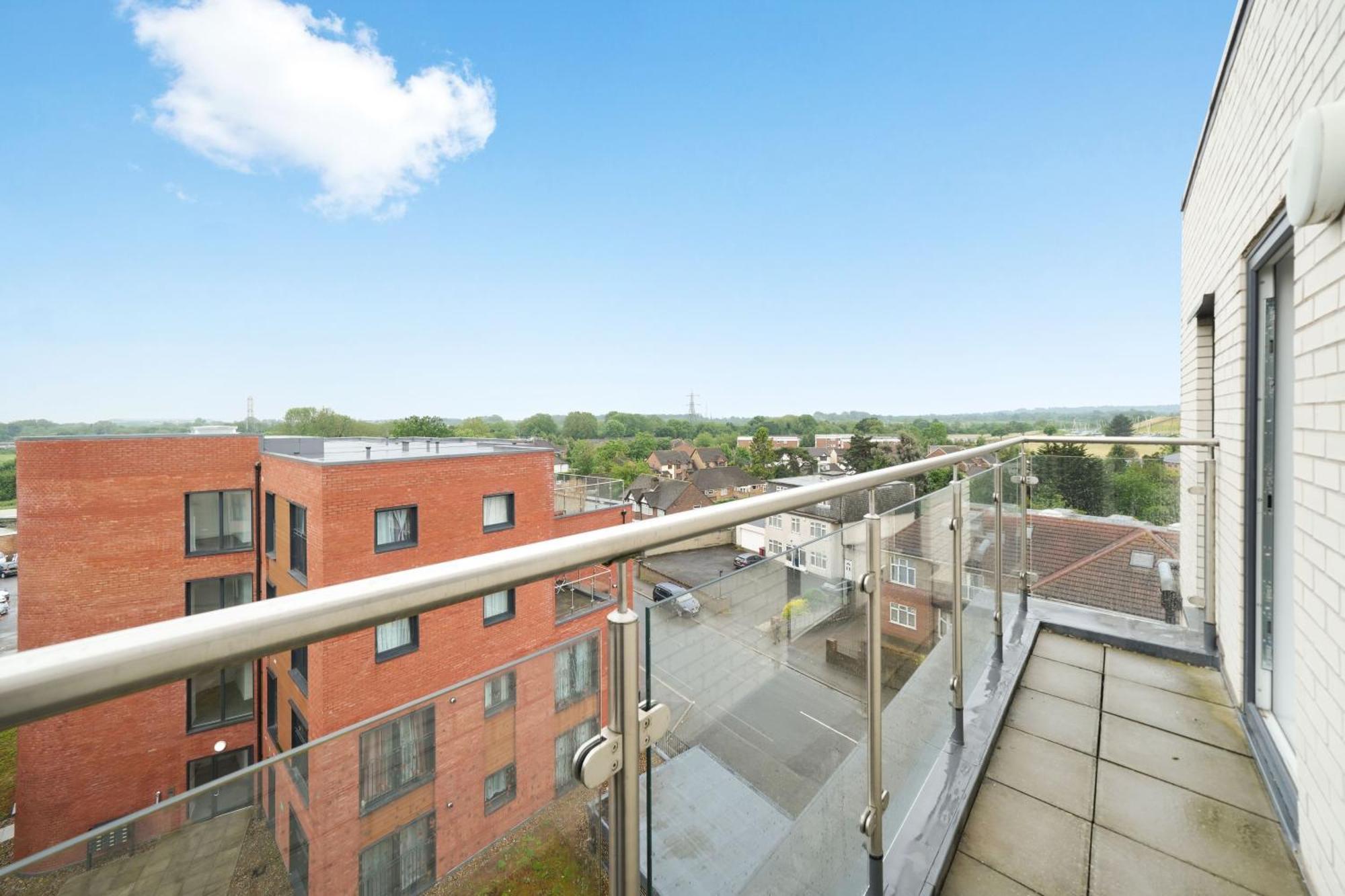 Modern Apartments With Free Parking Near Heathrow Colnbrook Εξωτερικό φωτογραφία