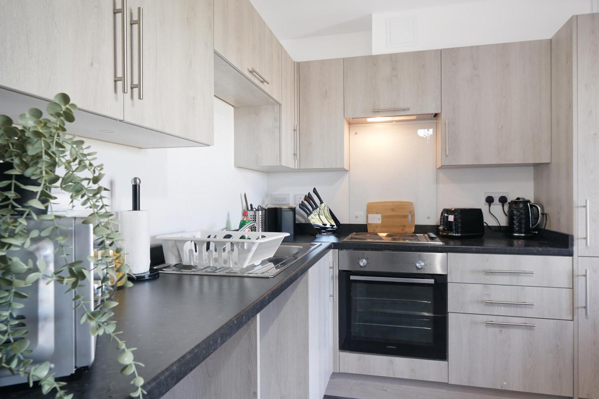 Modern Apartments With Free Parking Near Heathrow Colnbrook Εξωτερικό φωτογραφία