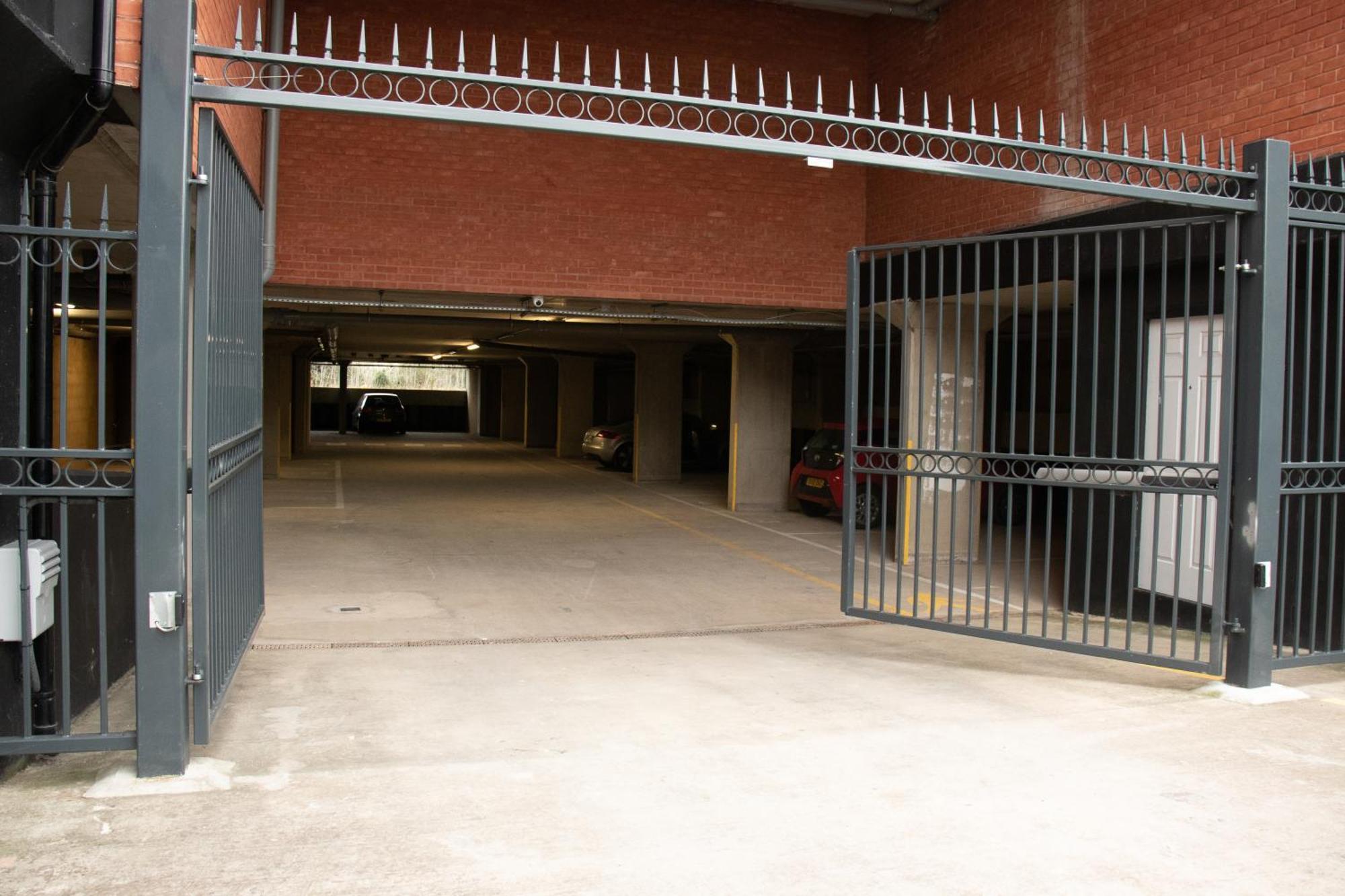 Modern Apartments With Free Parking Near Heathrow Colnbrook Εξωτερικό φωτογραφία